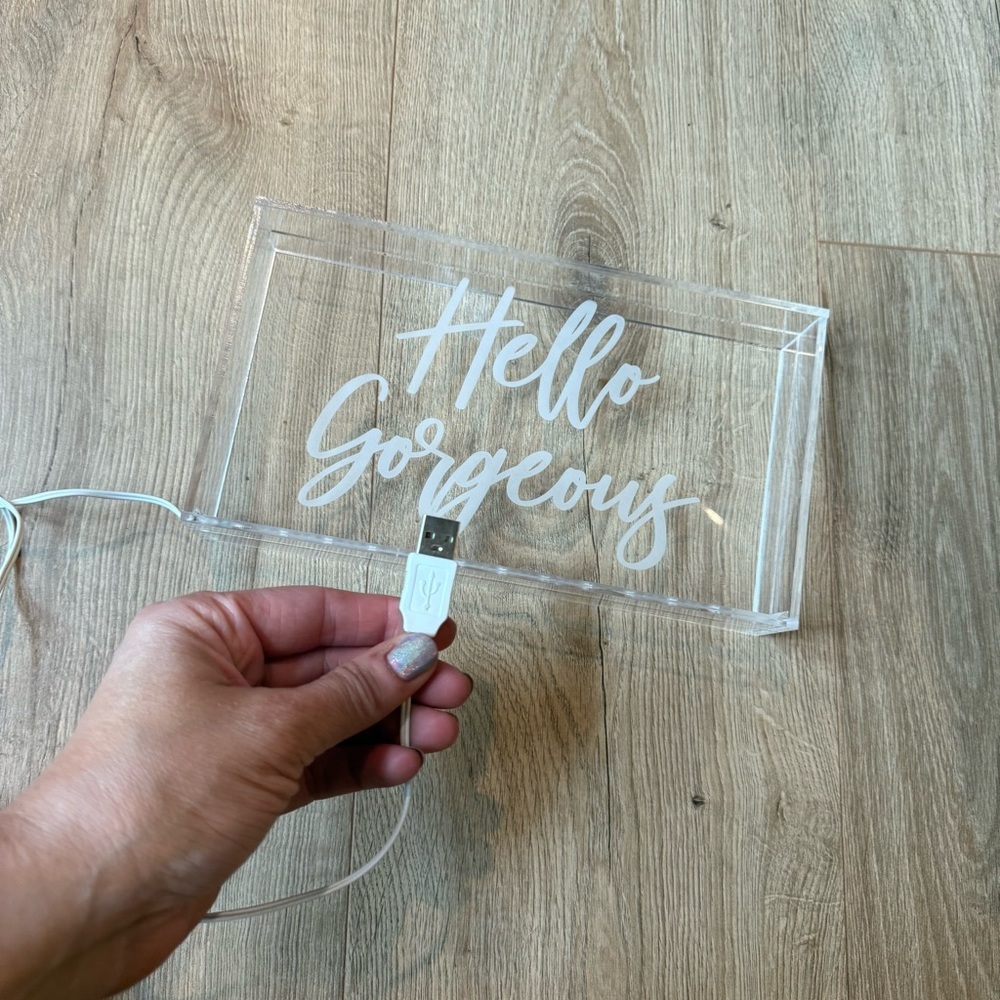 Pink LED 'Hello Gorgeous' Sign - Picture 4 of 6